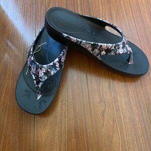 Floral flip flops